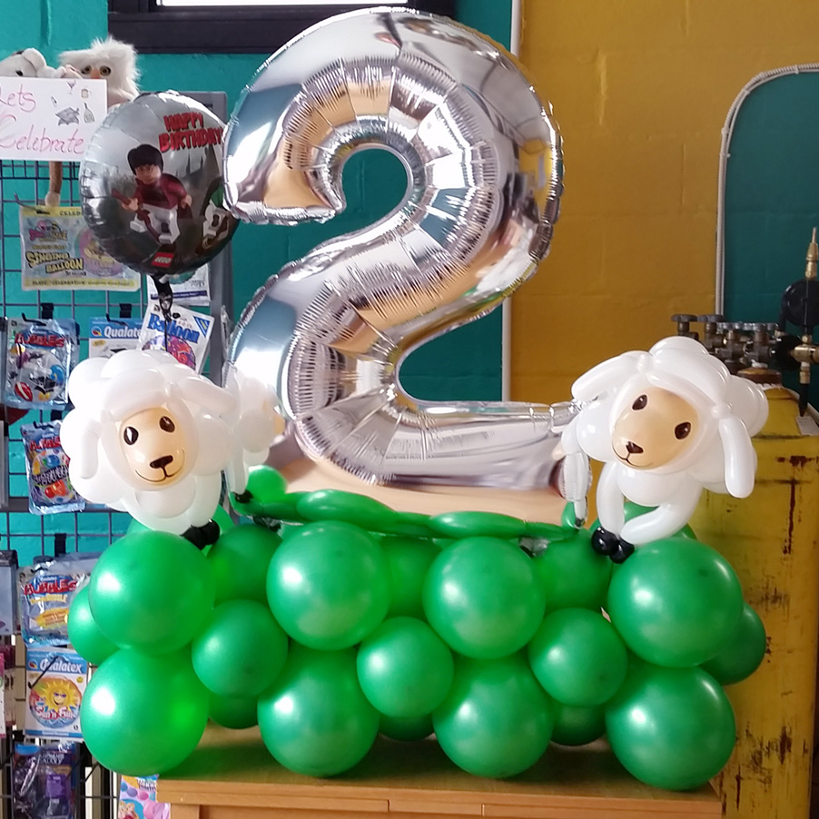 Simple creative birthday balloon setup